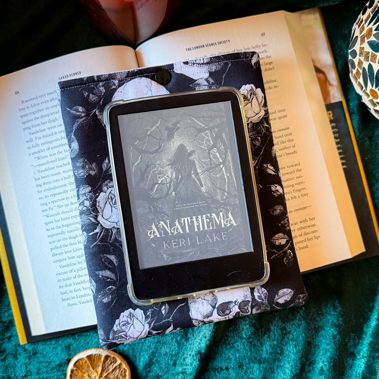 Dark Romance Padded Kindle Sleeve - Book Lover Gift