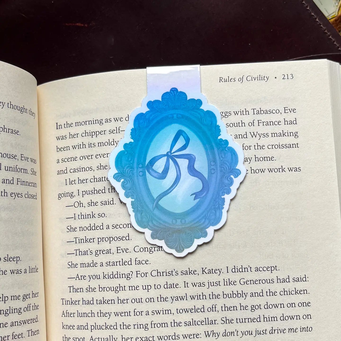 Magnetic Bookmark Holographic Bow Book Lover Romantasy Gift