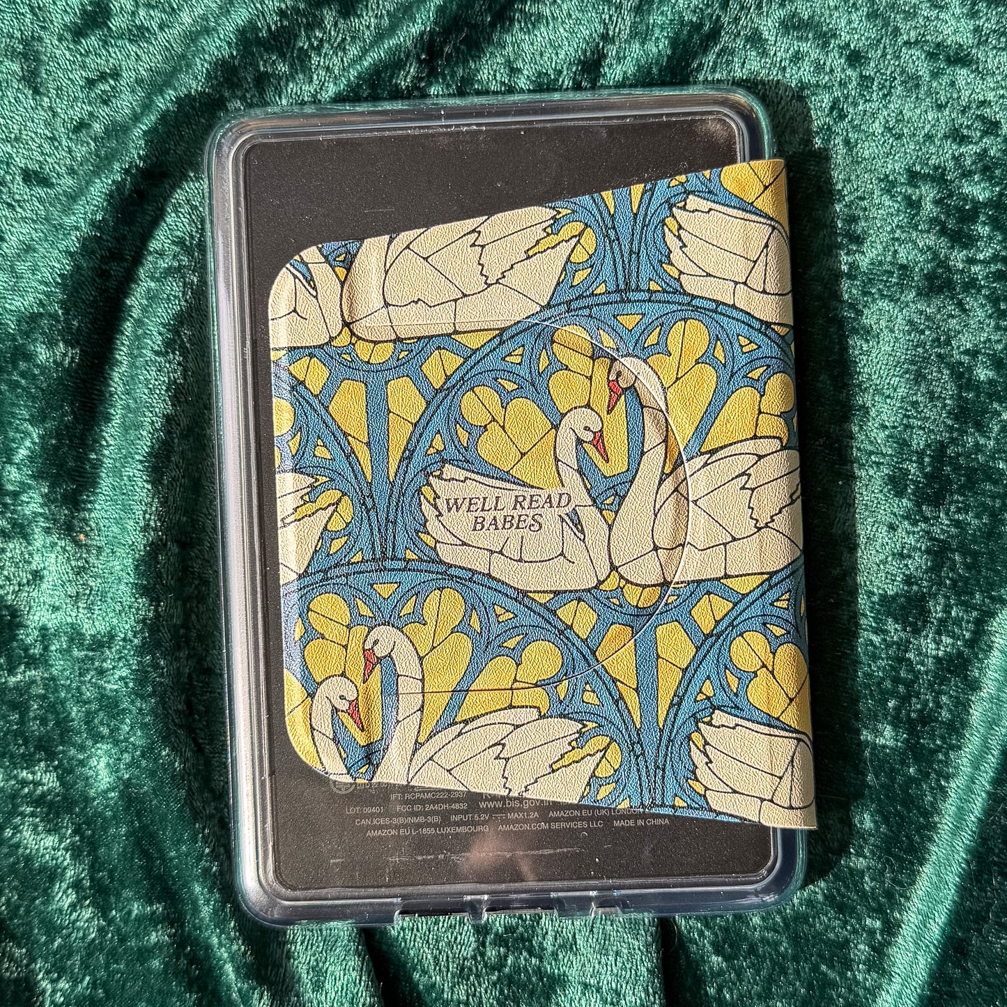 Swan Lake Magnetic Kindle Case