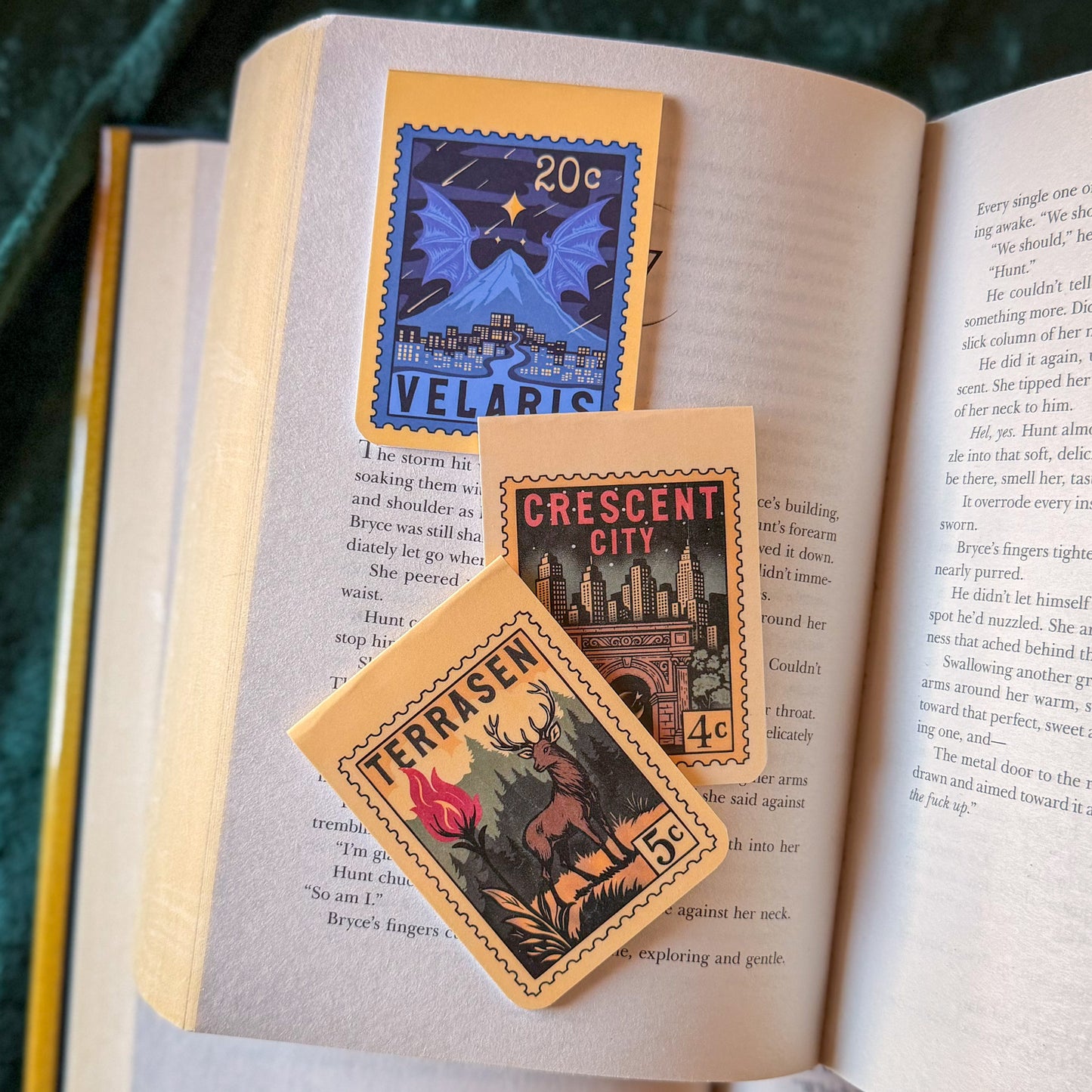 Maasverse Stamp Magnetic Bookmark - Book Lover Gift