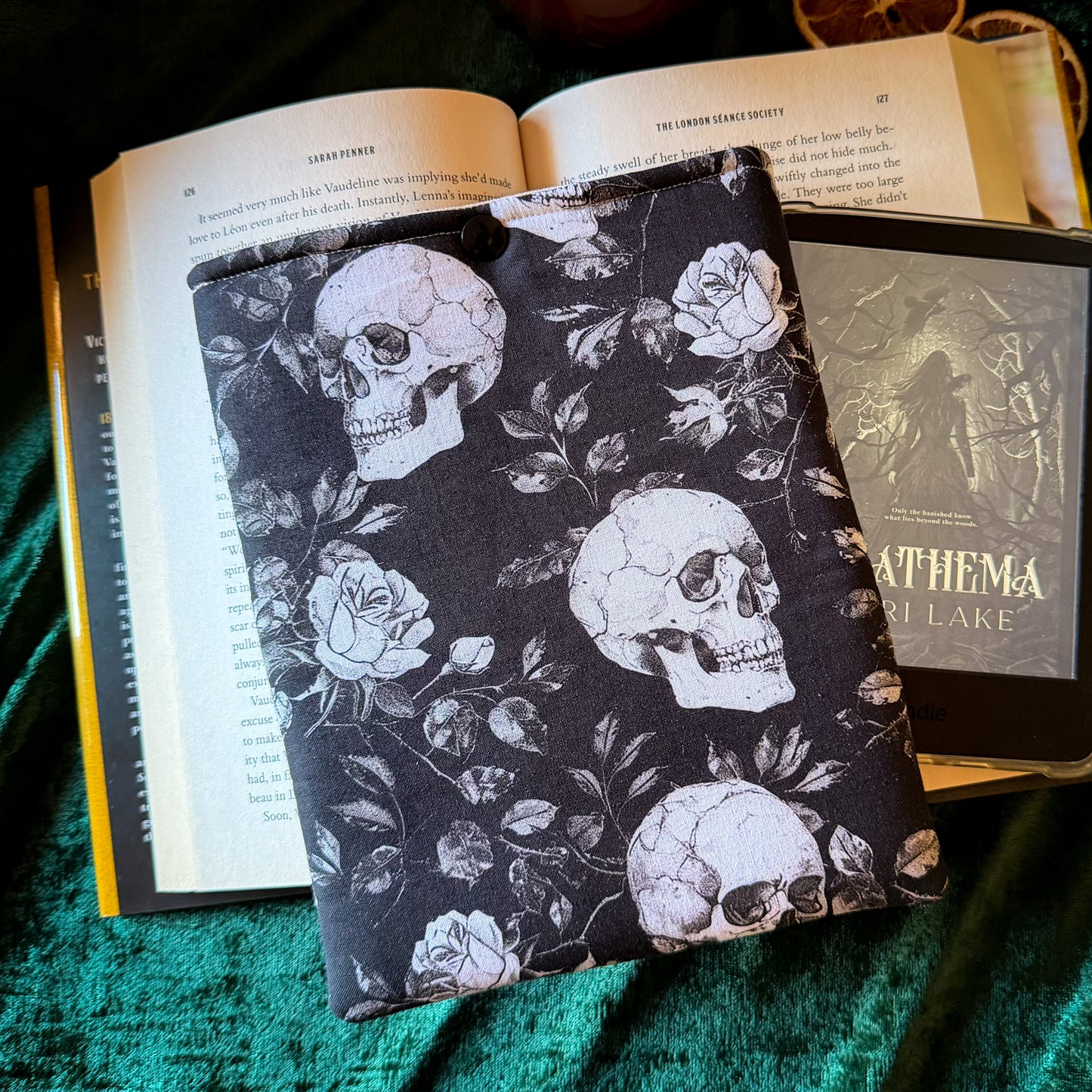 Dark Romance Padded Kindle Sleeve - Book Lover Gift