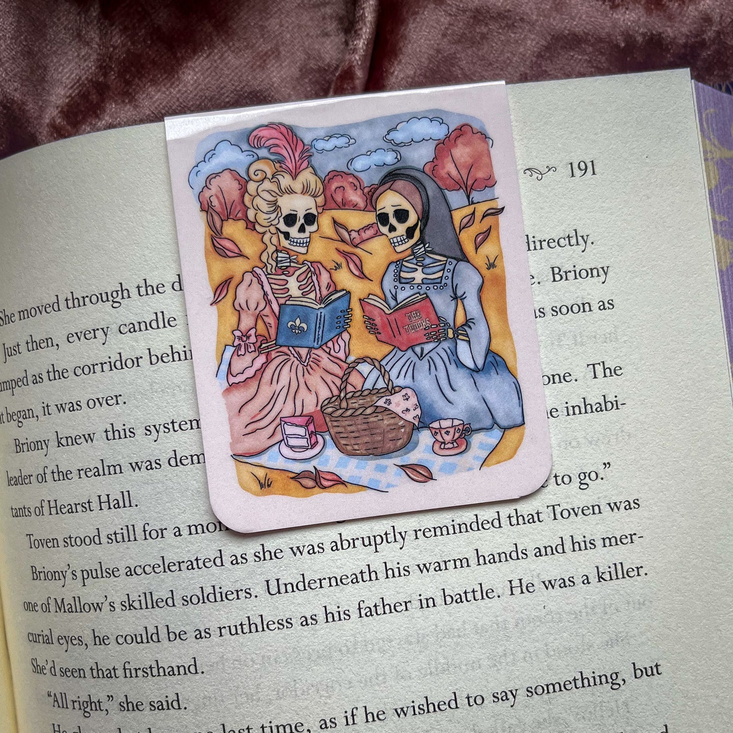 Bookish Halloween Magnetic Bookmark - Anne Boleyn & Marie Antoinette